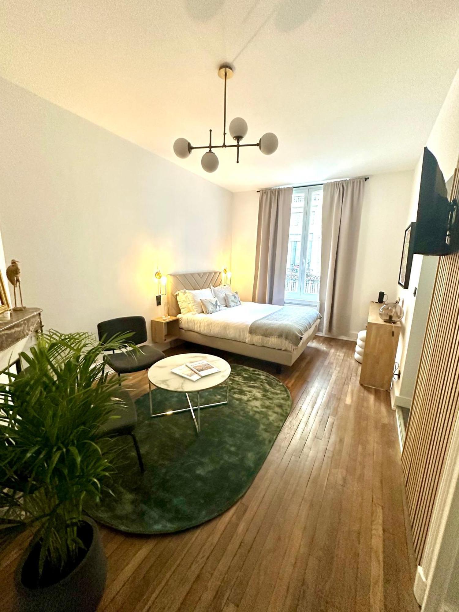 So Guest, Clou Dans Le Fer, Modern Suite Near Cathedral Reims Eksteriør billede